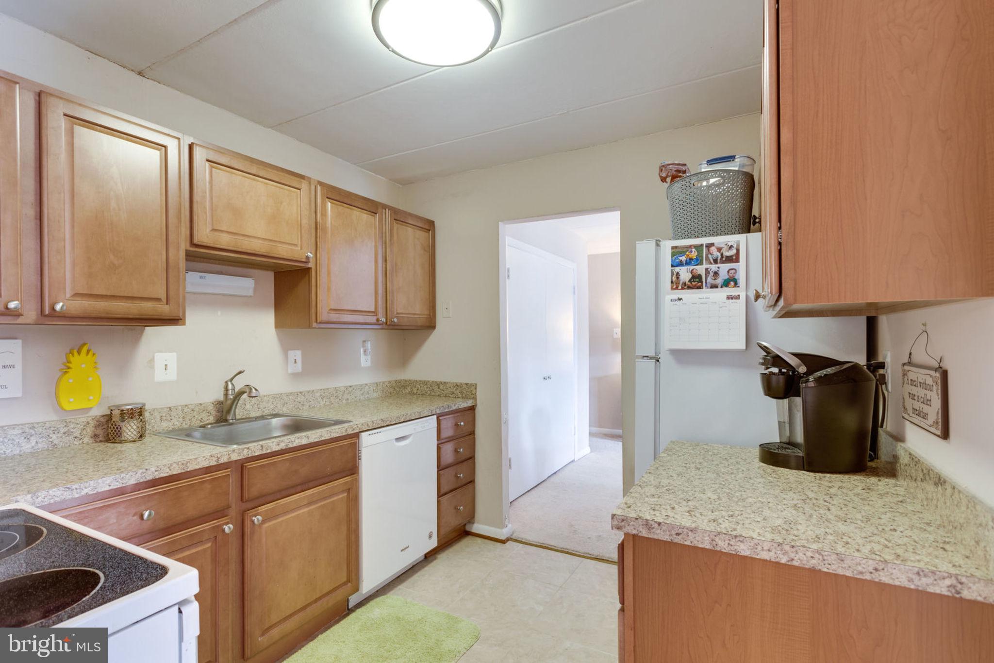 6270 Edsall Road, Unit 203 Alexandria, VA 22312 - Photo 14 of 40 Kitchen