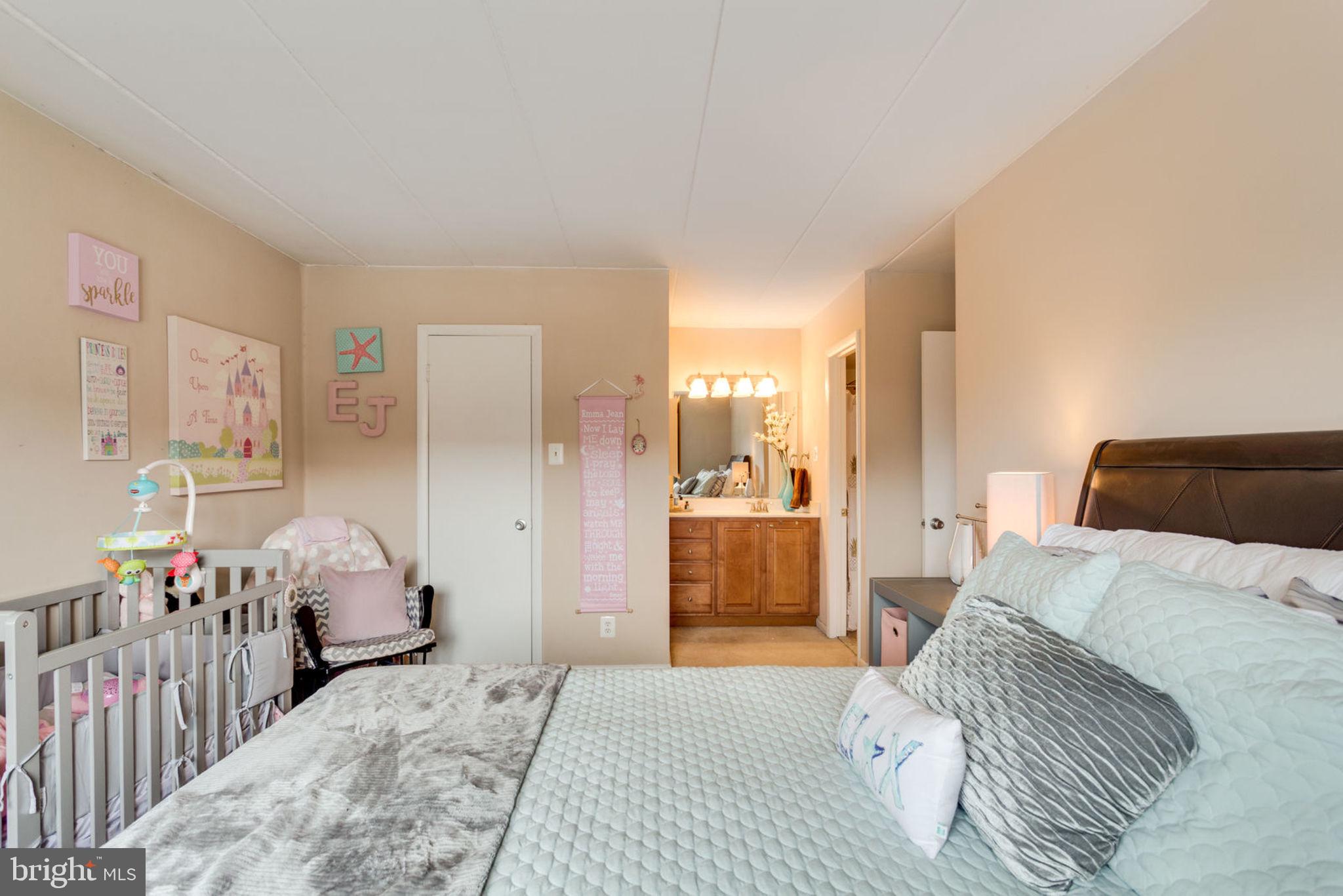 6270 Edsall Road, Unit 203 Alexandria, VA 22312 - Photo 20 of 40 Master Bedroom