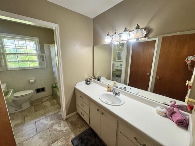 524 Cochran Road Chatsworth, GA 30705 - Photo 13 of 26 524 Cochran hall bath