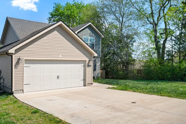 $2,100 | 1605 Gramham Lane, Clarksville, TN 37042