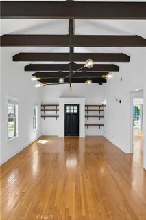 $1,975,000 | 520 North Citrus Avenue, Los Angeles, CA 90036