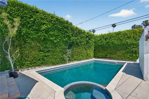 $1,975,000 | 520 North Citrus Avenue, Los Angeles, CA 90036