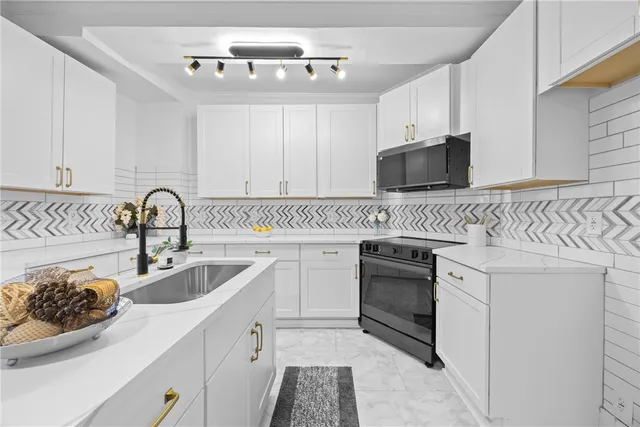 $269,900 | 901 Lake Avenue, Rochester, NY 14613