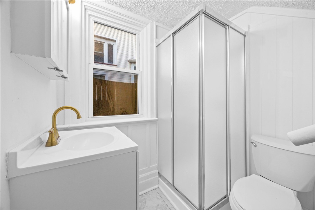 901 Lake Avenue Rochester, NY 14613 - Photo 16 of 32