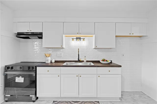 $259,900 | 901 Lake Avenue, Rochester, NY 14613