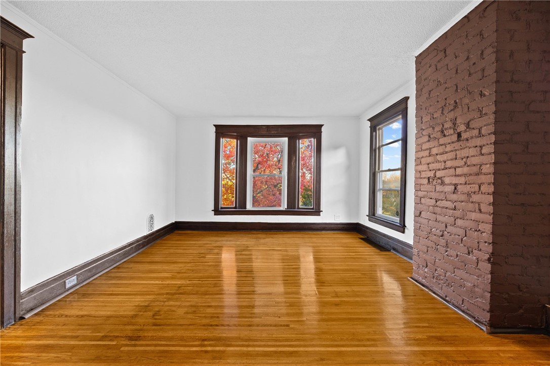 901 Lake Avenue Rochester, NY 14613 - Photo 27 of 32