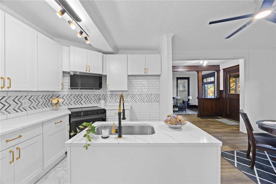 901 Lake Avenue Rochester, NY 14613 - Photo 9 of 32