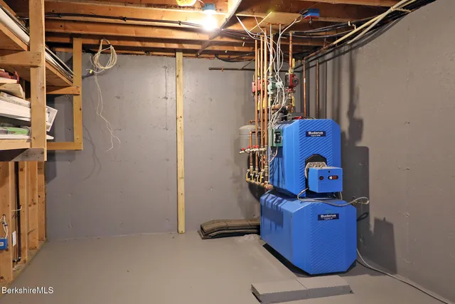 $525,000 | 165 Sandisfield Road, Sandisfield, MA 01255