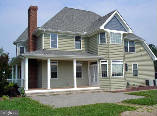 Exterior (Rear)