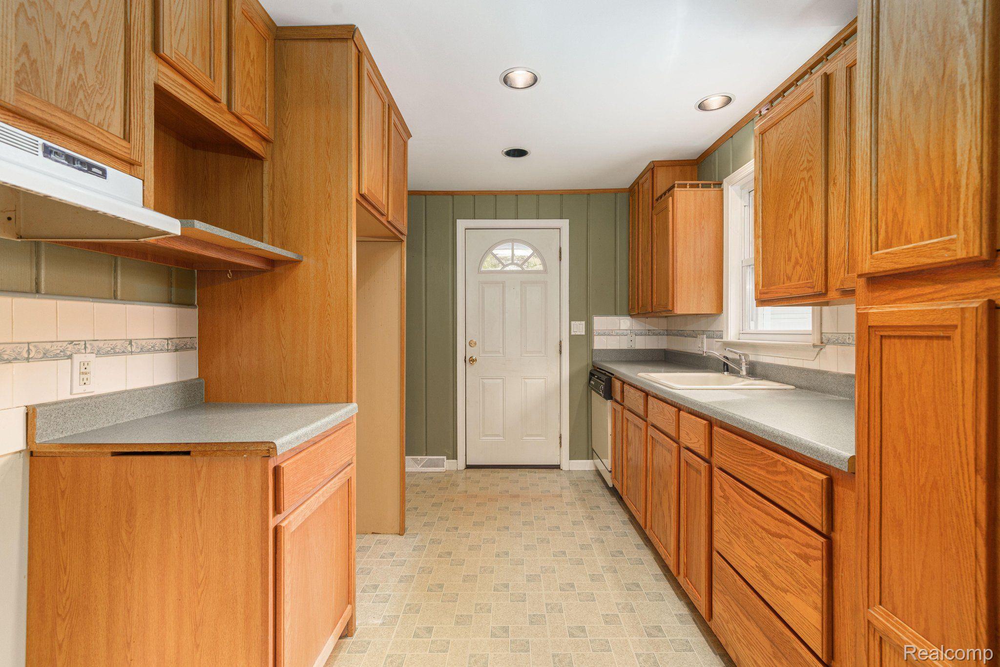 16495 Jennings Road Fenton, MI 48430 - Photo 11 of 26 Gallery Image 11
