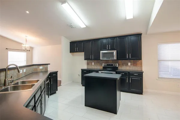 $2,400 | 1313 Fayette Court, Wylie, TX 75098