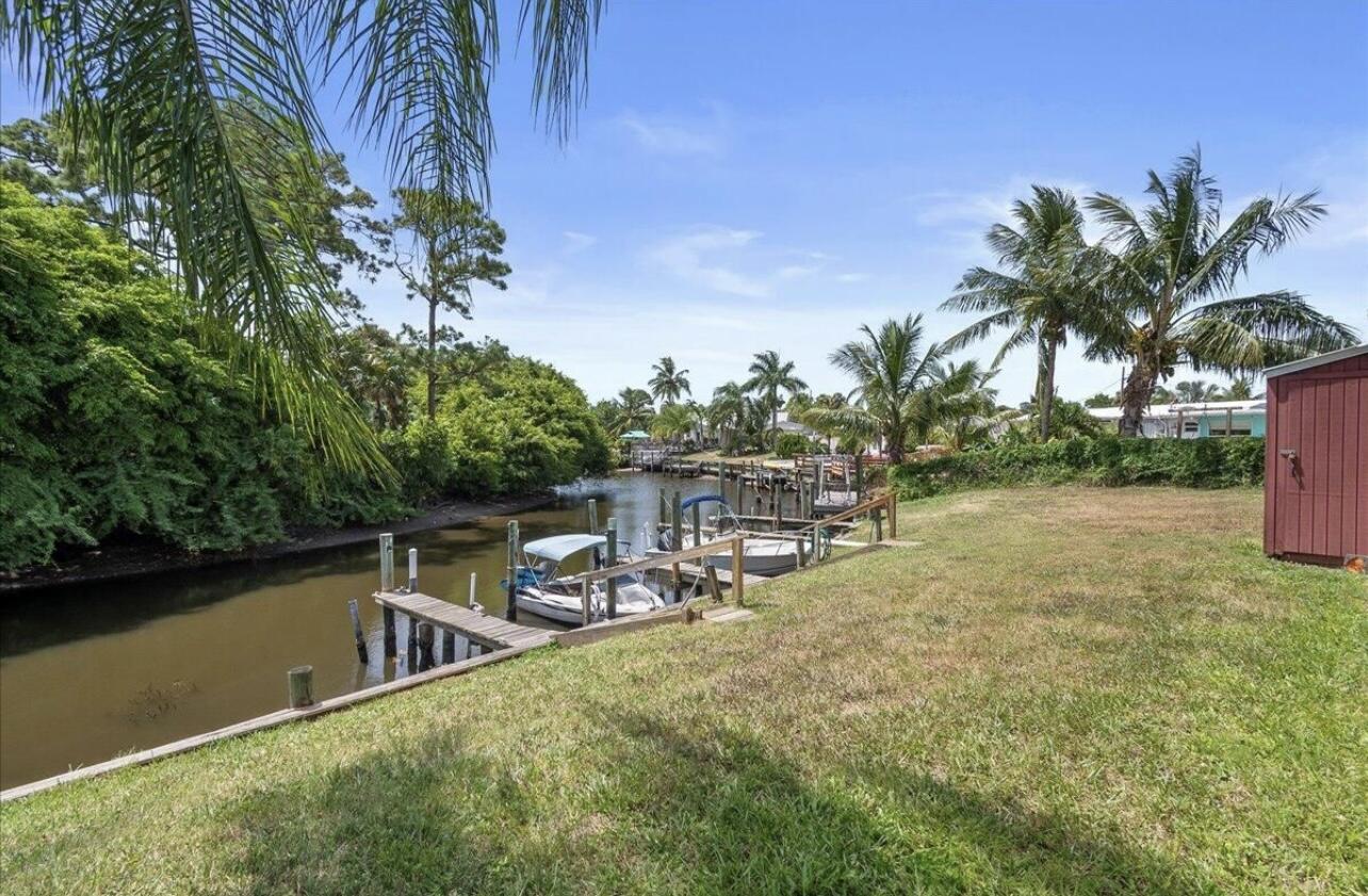420 Robalo Court Stuart, FL 34996 - Photo 21 of 25 3969A9FE-A0EC-4ECD-B130-BF99823408B8