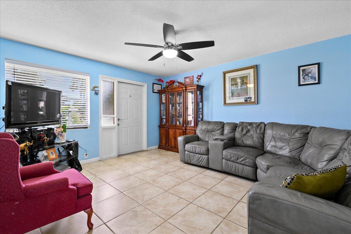 420 Robalo Court Stuart, FL 34996 - Photo 9 of 25 08-JLC1147