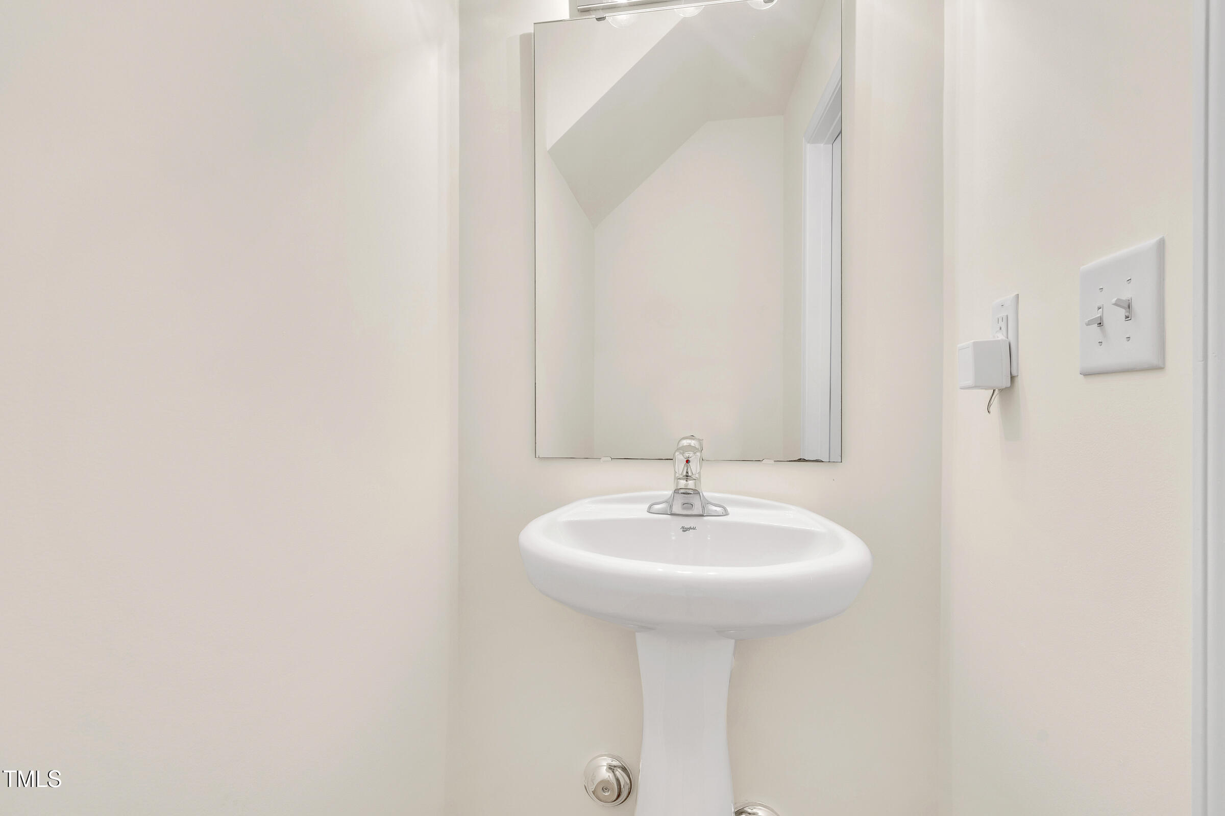 6848 Horseback Lane Raleigh, NC 27610 - Photo 8 of 27 1st floor Bathroom