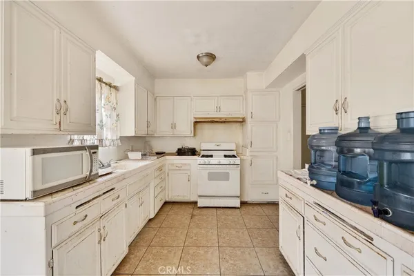 $1,350,000 | 223 North Chester Avenue, Compton, CA 90221