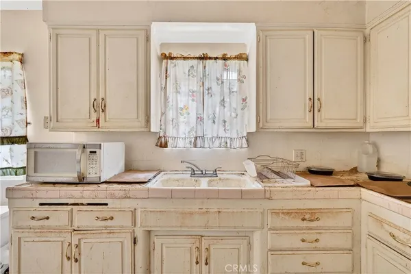 $1,350,000 | 223 North Chester Avenue, Compton, CA 90221