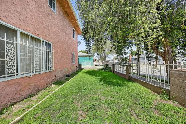 $1,350,000 | 223 North Chester Avenue, Compton, CA 90221