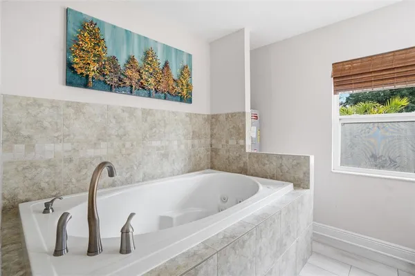 $4,300 | 2121 Park Street North, St. Petersburg, FL 33710