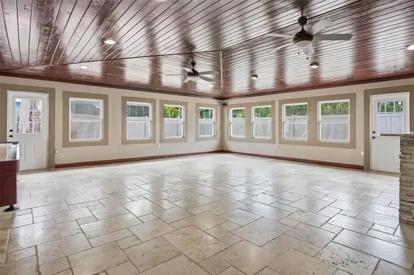 $4,300 | 2121 Park Street North, St. Petersburg, FL 33710