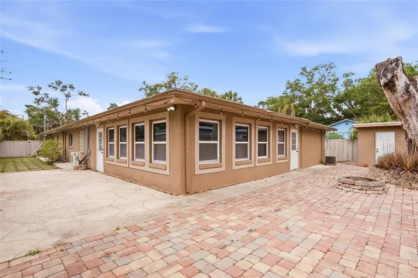 $4,300 | 2121 Park Street North, St. Petersburg, FL 33710