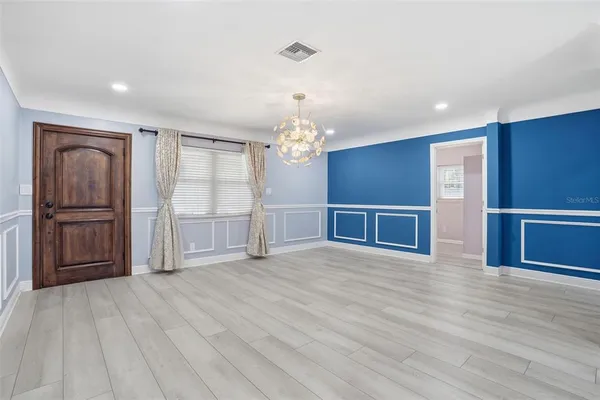 $4,300 | 2121 Park Street North, St. Petersburg, FL 33710