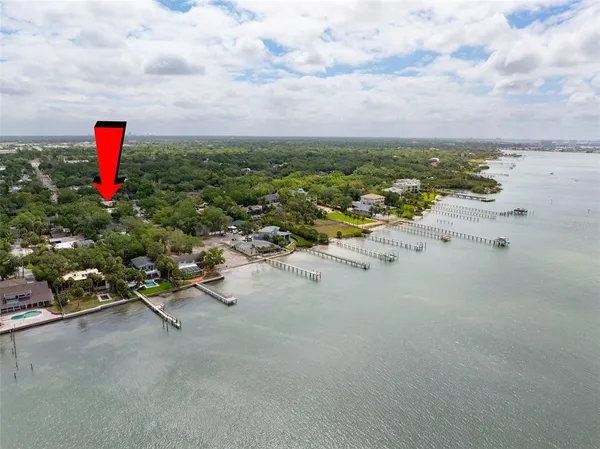 $4,300 | 2121 Park Street North, St. Petersburg, FL 33710