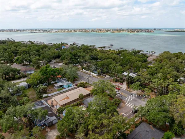 $4,300 | 2121 Park Street North, St. Petersburg, FL 33710