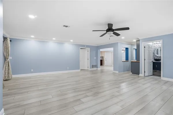 $4,300 | 2121 Park Street North, St. Petersburg, FL 33710