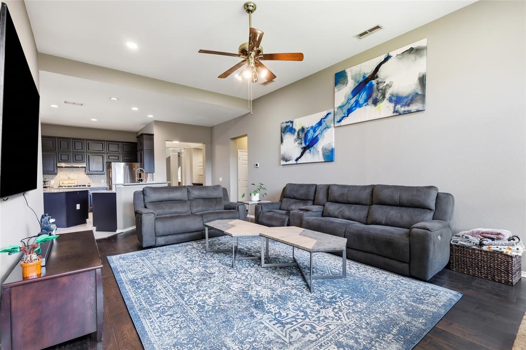 908 Chapel Drive Denton, TX 76205 - Photo 9 of 26