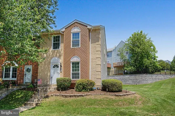$325,000 | 420 Cedarcrest Lane, Aston, PA 19014