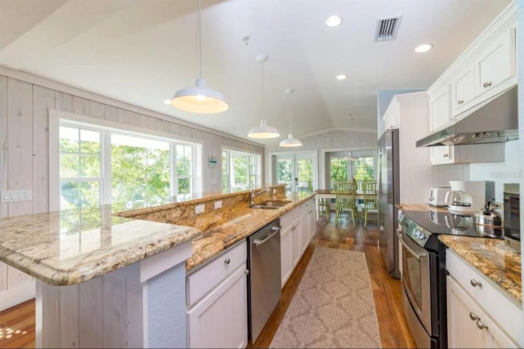 216 Pine Avenue, Unit R Anna Maria, FL 34216 - Photo 12 of 16 Gallery Image 12