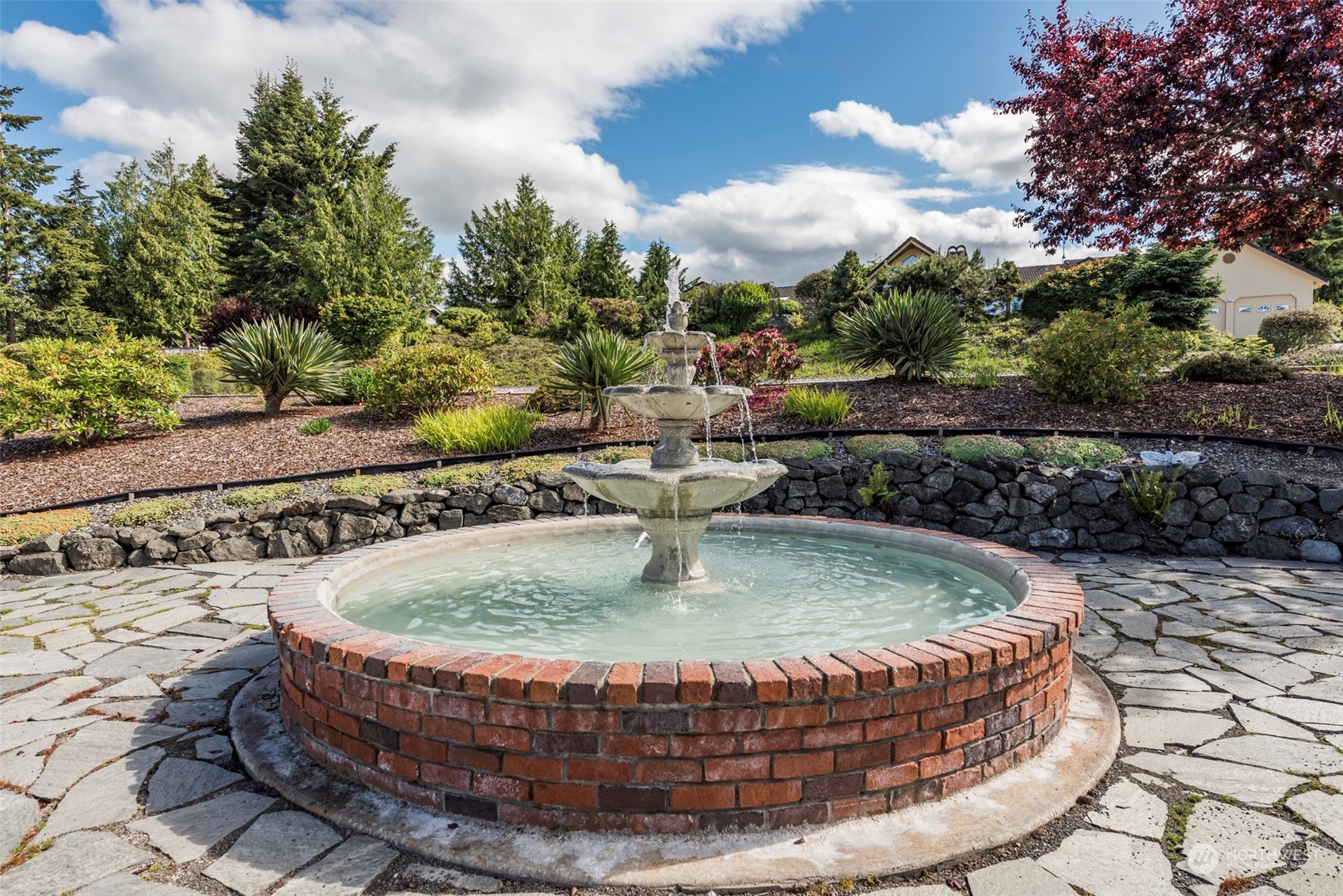 82 Owls Nest Road Sequim, WA 98382 - Photo 33 of 40 a view of a swimming pool with back yard