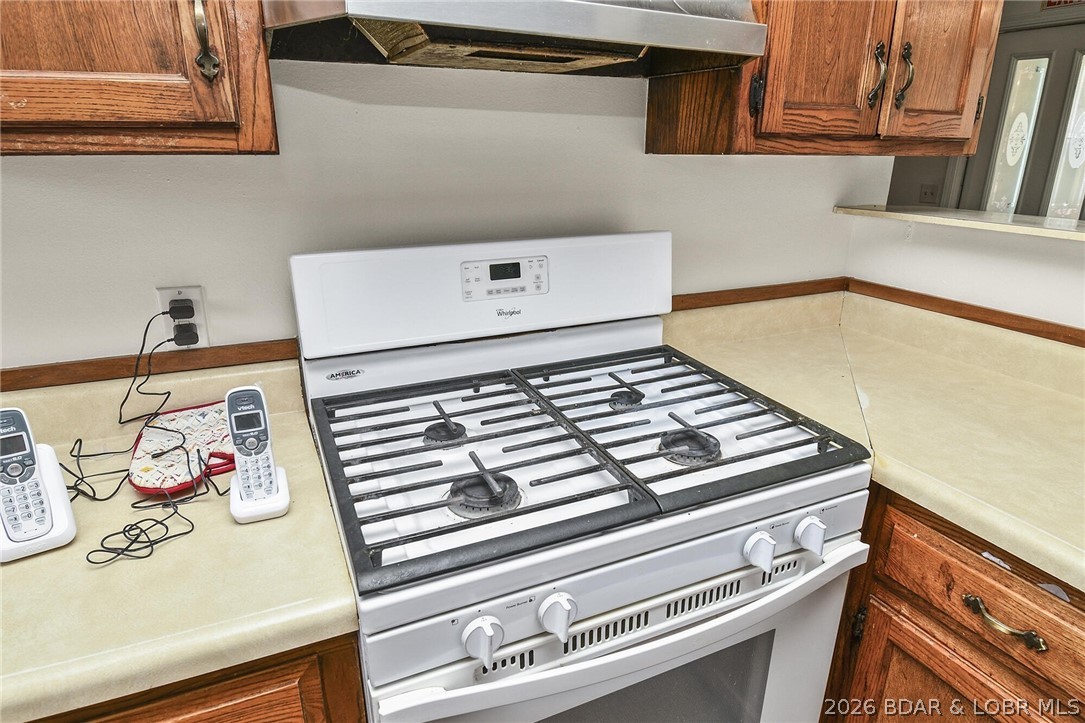 194 State Hwy MM Niangua, MO 65713 - Photo 20 of 32 Kitchen Sove