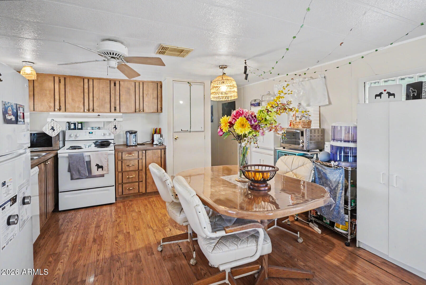 2605 South Tomahawk Road, Unit 65 Apache Junction, AZ 85119 - Photo 2 of 11 Large Kitchen