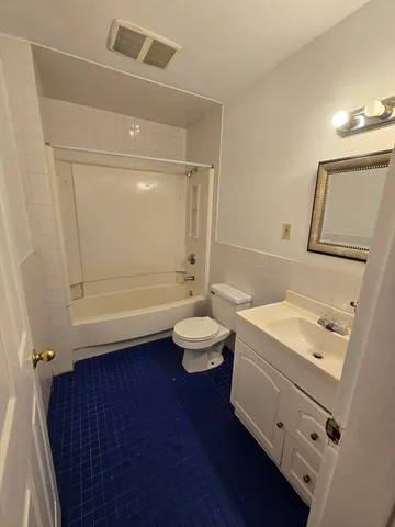 $2,700 | 37 Dwight Street, Unit 2, Brookline, MA 02446