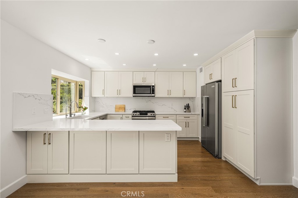 8 Moon Shadow, Unit 8 Irvine, CA 92603 - Photo 16 of 41