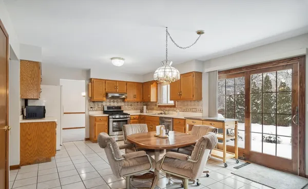 $3,800 | 1841 President Street, Glendale Heights, IL 60139