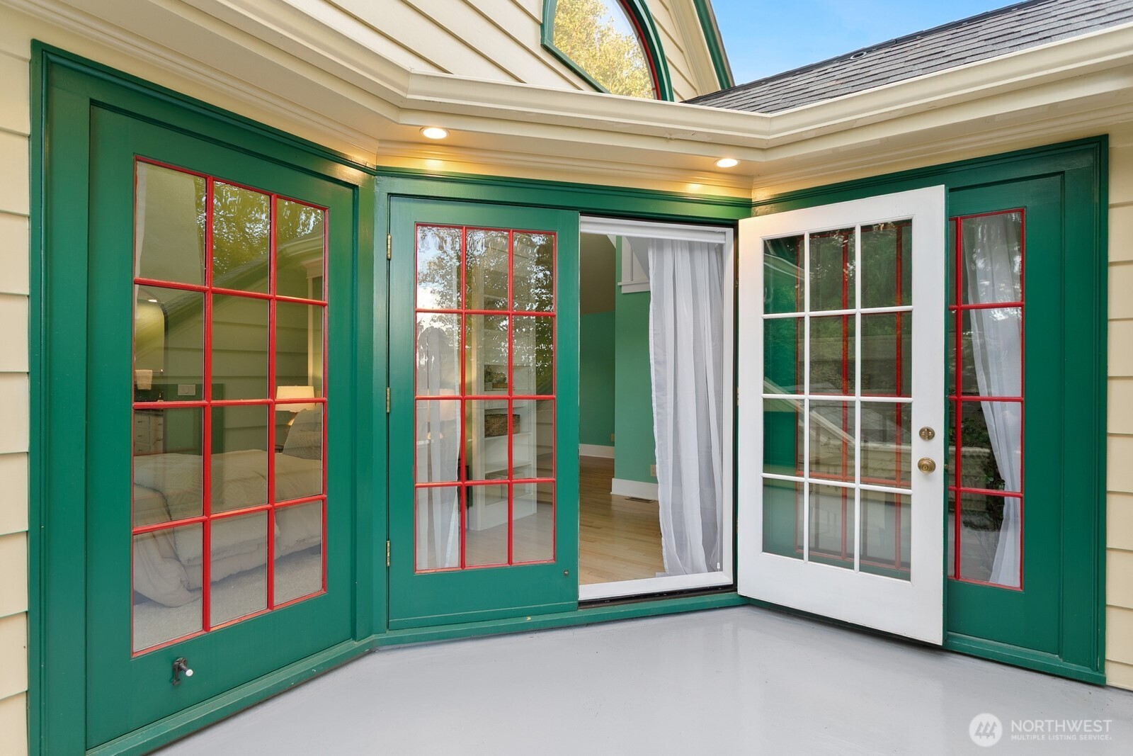 615 36th Avenue Seattle, WA 98122 - Photo 26 of 40 a view of front door