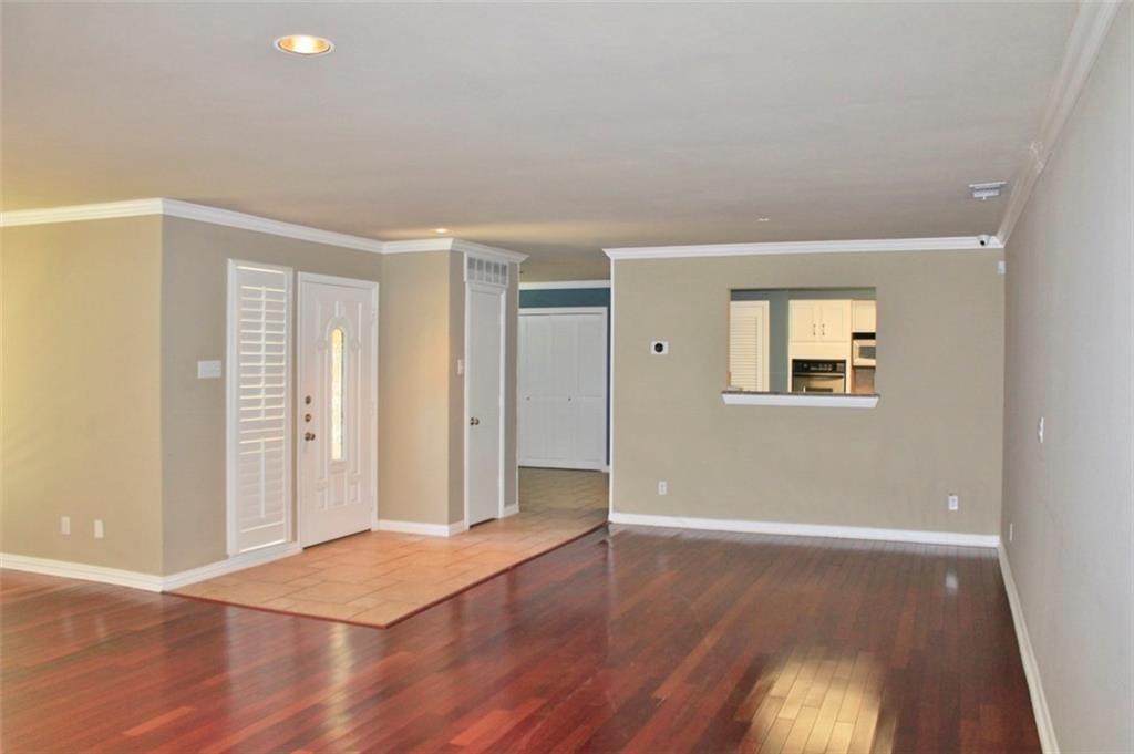 3319 Bristol Road Fort Worth, TX 76107 - Photo 3 of 16