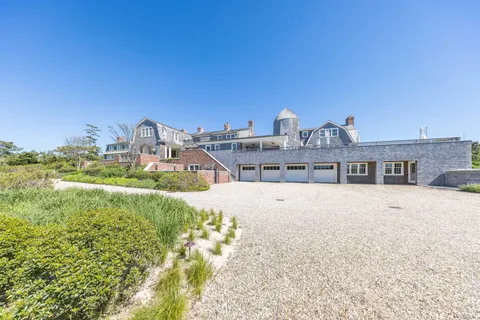 $165,000,000 | 75 West End Road, East Hampton, NY 11937