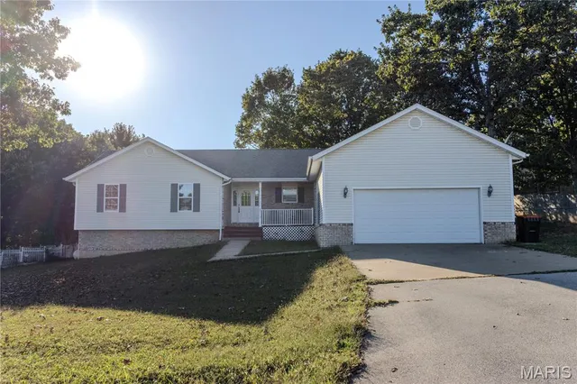 $279,999 | 20715 Hiltner Lane, St. Robert, MO 65584