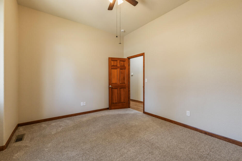 6352 Sanderling Road Klamath Falls, OR 97601 - Photo 38 of 65 3rd Bedroom with Walk-in Closet
