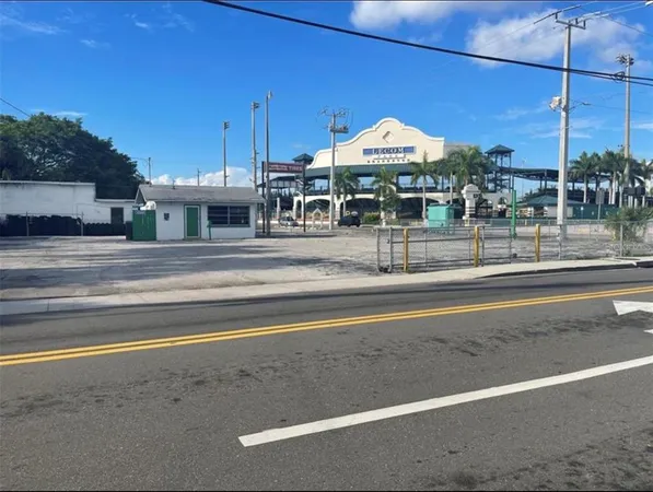 $2,500 | 1614 9th Street West, Bradenton, FL 34205