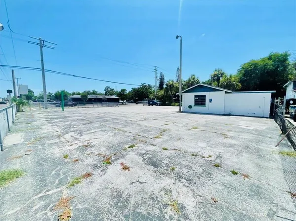 $2,500 | 1614 9th Street West, Bradenton, FL 34205