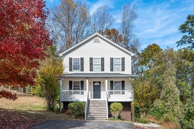 a house view with a outdoor space