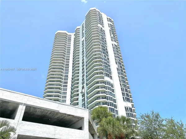 $4,900 | 3500 Mystic Pointe Drive, Unit 3103, Aventura, FL 33180