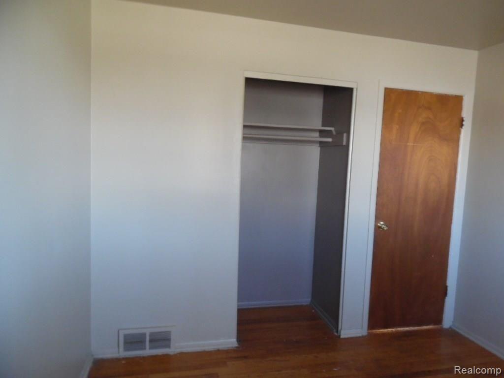 21049 Waltham Road Warren, MI 48089 - Photo 16 of 30 SAM_1520.JPG