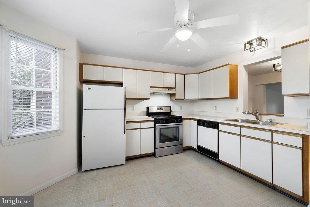 74 Sycamore Lane Hanover, PA 17331 - Photo 12 of 41 Gallery Image 12