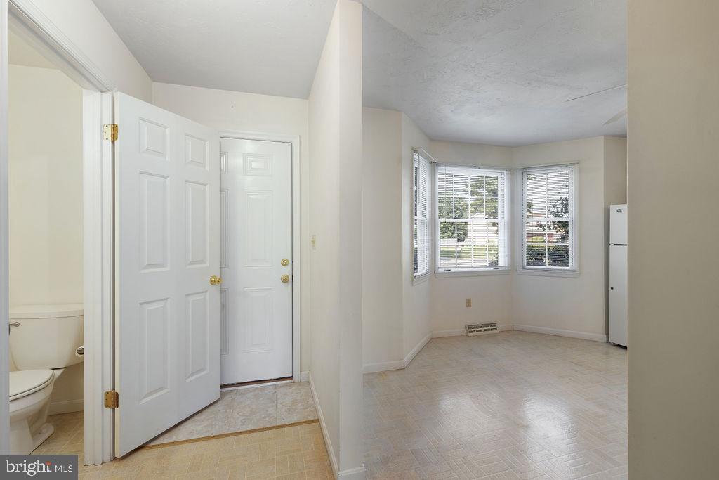 74 Sycamore Lane Hanover, PA 17331 - Photo 10 of 41 Gallery Image 10