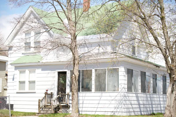 $165,000 | 17 Katahdin Avenue, Millinocket, ME 04462